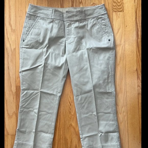 Esprit women capris khaki Pants 8 - Picture 2 of 5